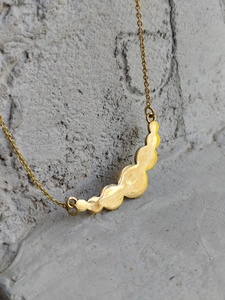 Collar con colgante bohemio de cadena de latón dorado liso en forma de círculo, collar unisex para uso diario - Product Image 3