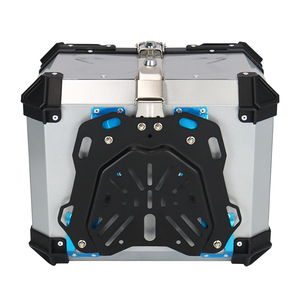 <span class=keywords><strong>Para</strong></span> Triumph Style Heavy Duty Aluminum Top Box <span class=keywords><strong>para</strong></span> motocicletas y scooters Factory Direct OEM <span class=keywords><strong>Baul</strong></span> <span class=keywords><strong>Para</strong></span> Motos - Product Image 3