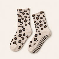 Chaussettes de yoga et de pilates pour femmes, antidérapantes, avec logo personnalisé, de haute qualité, en gros, avec coussinets
