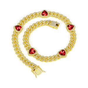 قلادة خانقة على شكل قلب بسلسلة كوبية عرض 12 مم مطلية بالذهب والفضة ومرصعة بالأحجار الكريمة للهيب هوب بالجملة - Product Image 2