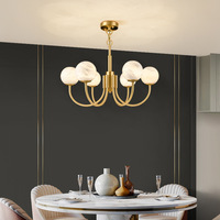 Lustre en laiton à hauteur réglable, style nordique moderne, simple et luxueux, romantique, pour salle à manger et chambre, avec boules d'alabâtre, lumière blanc chaud