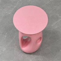 Table d'appoint d'angle en fibre de verre sculptée irrégulièrement, style nordique artistique et créatif, pour chambre et maison