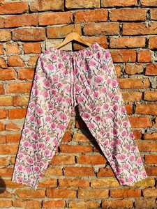 Ensemble de pyjama en coton imprimé à la main pour femmes, vêtements de nuit doux et confortables, légers et respirants, pour le quotidien et les moments de détente - Product Image 4