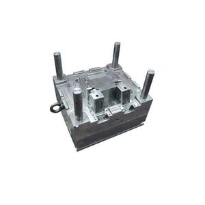 Molde de Inyección de Plástico con Inserto Metálico Personalizable para la Cubierta Frontal de una Bicicleta Eléctrica o Scooter, Orientada hacia los Manillares - Product Image 3