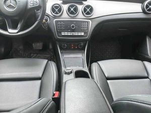 <span class=keywords><strong>Mercedes</strong></span>-Benz <span class=keywords><strong>CLA</strong></span> (Importado) Usado 2018 Sedán LHD Automático Interior <span class=keywords><strong>de</strong></span> Cuero Oscuro Techo Panorámico para Exportación - Product Image 2