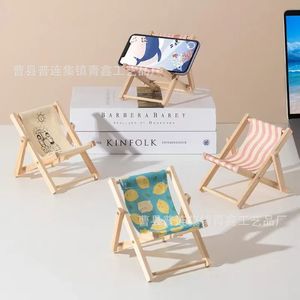 Soporte de madera para teléfono con forma de silla, soporte de escritorio portátil, taburete decorativo bonito para teléfono móvil - Product Image 3
