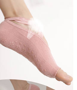 Chaussettes de Pilates de Yoga antidérapantes sans orteils ou orteils Chaussettes d'entraînement antidérapantes Pilates, <span class=keywords><strong>Barre</strong></span>, Ballet, Bikram avec poignées - Product Image 3