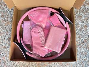 ชุดเริ่มต้นพิลาทิสแบบเป็นมิตรกับสิ่งแวดล้อมสำหรับการออกกำลังกายโยคะ พิมพ์โลโก้ตามสั่ง วงแหวนพิลาทิส ลูกบอลขนาดเล็ก ผ้ารัดกล้ามเนื้อสำหรับบริหารสะโพก - Product Image 5