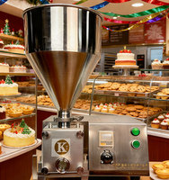 Machine de remplissage semi-automatique quantitative ZD200-A haute productivité pour lignes de production de pâte à gâteau et de confiture à haute efficacité