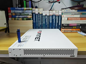 Commutateur réseau administrable d'entreprise Fortinet <span class=keywords><strong>FS</strong></span>-<span class=keywords><strong>148F</strong></span> FortiSwitch <span class=keywords><strong>148F</strong></span> 48 ports Gigabit Ethernet 4x10G SFP+ empilable POE SNMP QoS - Product Image 4