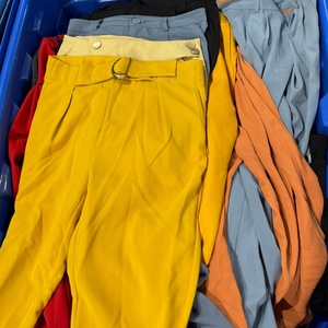 Pantalones de mujer usados - Product Image 4