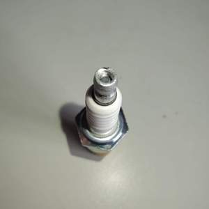 Bougies d'allumage automobiles BPR5EGP 7082 Platinum Ignition Bujias pour Audi BMW Chevrolet <span class=keywords><strong>Daihatsu</strong></span> Dodge Honda Isuzu Jaguar Kia Land Rover - Product Image 3