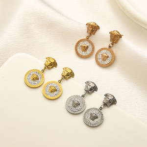 Pendientes de Diseño en Acero Inoxidable Chapado en Oro de 18k, con Diseño de <span class=keywords><strong>Medusa</strong></span>, de Marcas Famosas, para Mujer, Nueva Llegada - Product Image 1