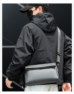 Bolso Bandolera de Fin de Semana para Hombre con Diseño de Logotipo Personalizado, Bolso de Cintura para Trabajo y Fitness, Bolso Cruzado de Nylon Negro, Riñonera para Hombre - Product Image 5