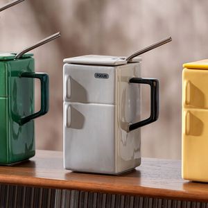 DD4326 Taza de Café Creativa y Moderna de 550 ml Reutilizable para Refrigerador con Tapa y Pajita, Regalo de Regreso a Clases para Uso en la Oficina - Product Image 3