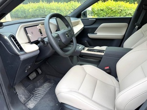 Volvo XC70 2026 1.5T PHEV de segunda mano, SUV Core de largo alcance, LHD, pintura original, bajo kilometraje, listo para enviar FOB - Product Image 4
