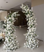 Corne blanche artificielle arc rangée fleurs mariage fond scène décoration rangée fleurs