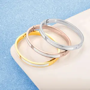 Grosir mode kepribadian baja tahan karat 18k perhiasan gelang kulit putih mengilap cangkang marmer perhiasan tiga warna gelang