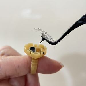 ESSI LASH Anillos de Pegamento en Forma de Corazón para Extensiones de Pestañas, Fáciles de Usar, Anillos de Pegamento de Colores - Product Image 5