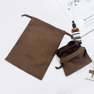 Bolsas de joyería de embalaje de almacenamiento de regalo grande personalizadas de lujo bolsa de cordón de terciopelo de polvo de gamuza personalizada con logotipo - Product Image 1