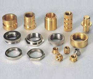 Pièces en acier inoxydable usinées CNC sur mesure en gros de Chine, pièces de rechange mécaniques OEM de haute précision avec perçage - Product Image 6