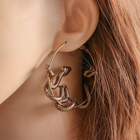 Boucles d'oreilles créoles serpent noir gothique punk antique, motif serpent torsadé, style affirmé, bijoux de fête