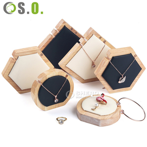 Expositor de Collares de Madera Maciza Hexagonal, Expositor de Joyería Moderno y de Lujo para Joyerías, Venta al por Mayor, Precio de Fábrica de Alta Calidad - Product Image 5