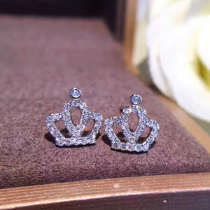 Orecchini a Perno Minimalisti a Forma di Corona, Gioielli Eleganti e Alla Moda per Uso Quotidiano - Product Image 4