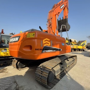 Excavatrice Doosan DX225LC-9C d'occasion, état quasi neuf (95%), capacité de la benne de 0,8 m³, poids opérationnel de 22,5 tonnes, moteur de 126 kW, boîte de vitesses et pompe. - Product Image 2