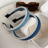 Nouveaux serre-têtes en satin perlé d'usine OEM, bandeaux polyvalents mignons et élégants pour femmes, barrettes de maintien des cheveux pour l'extérieur, accessoires capillaires