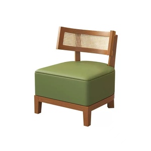 Sillón Moderno, Elegante y Cómodo de Cuero Verde con Respaldo de Mimbre Tejido y Estructura de Madera para Sala de Estar - Product Image 1