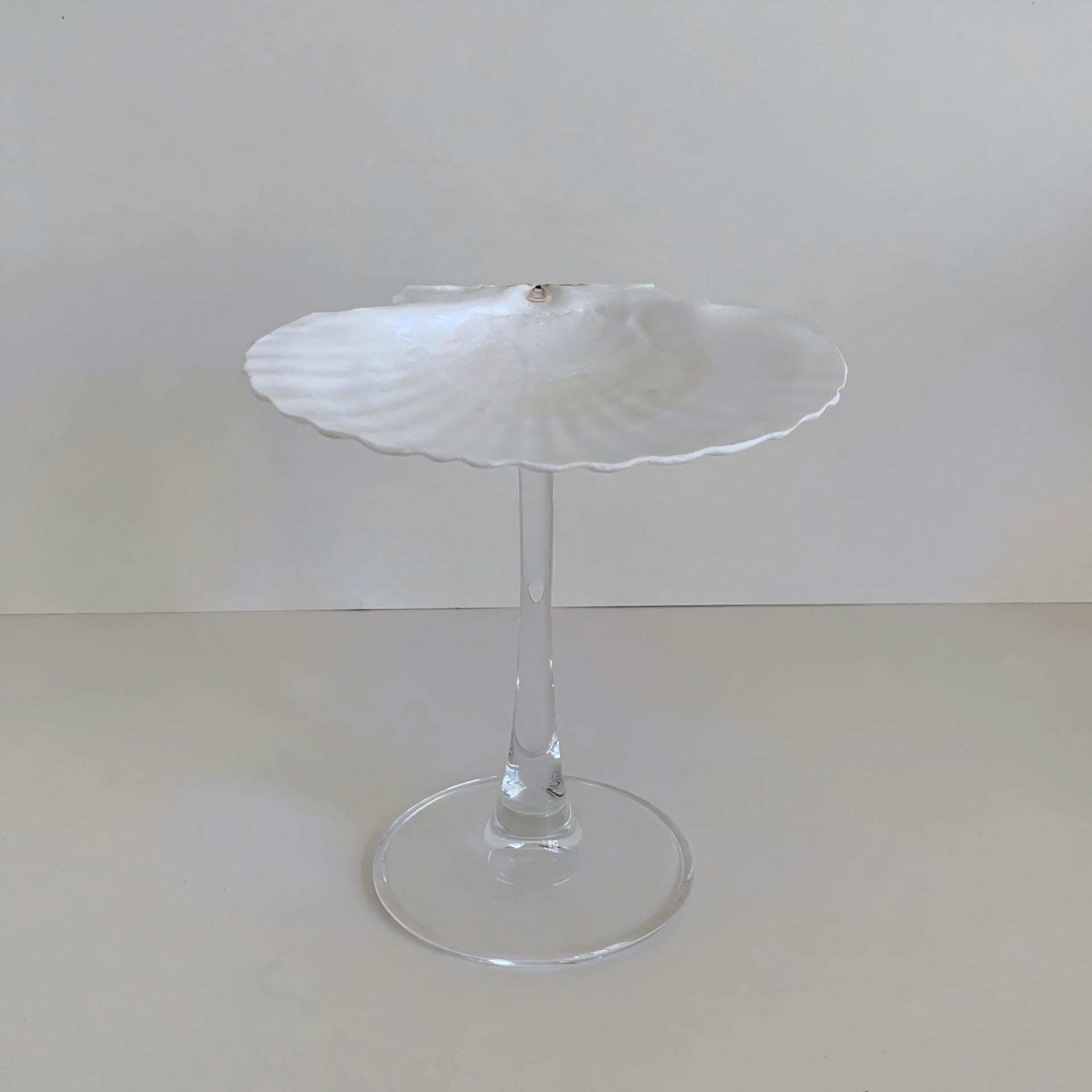 Verre à vin transparent en forme de coquille Saint-Jacques