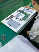 Écran intelligent portable tactile de 21,5 pouces alimenté par batterie, écran de télévision intelligent mobile, affichage numérique avec système d'exploitation Android, vente chaude