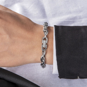 <span class=keywords><strong>Bracciale</strong></span> per Coppie in Acciaio Inossidabile. Gioielli Semplici Originali Fatti a Mano per Donne. <span class=keywords><strong>Bracciale</strong></span> da ragazzo in stile cubano. - Product Image 5