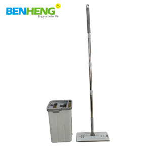 ไม้ถูพื้นแบบแบนพร้อมผ้าไมโครไฟเบอร์ ขนแปรงคุณภาพสูง พร้อมที่บิดน้ำสแตนเลส และชุดถังขนาด 10 ลิตร สำหรับทำความสะอาดพื้นบ้าน - Product Image 3