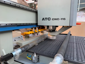 Mesin Router CNC Pembuat Furnitur Kayu 3 <span class=keywords><strong>Axis</strong></span> ATC Otomatis untuk Pemuatan dan Pengunggapan Material 1325 Mesin Router Kayu CNC - Product Image 4