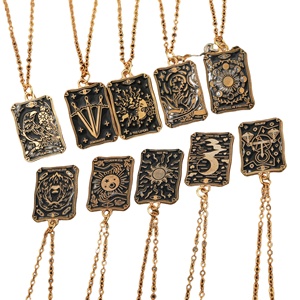 Collar con Colgante de Carta del <span class=keywords><strong>Tarot</strong></span> de Aleación Esmaltada Estilo Pintura al Óleo Atardecer Dorado sobre Fondo Negro, Personalizado a la Moda - Product Image 1