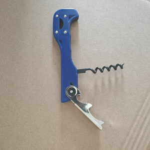 Sacacorchos Moderno Personalizable con Logotipo, Tipo Boomerang de Dos <span class=keywords><strong>Pasos</strong></span>, con Cortador de Papel de Aluminio Integrado - Product Image 4