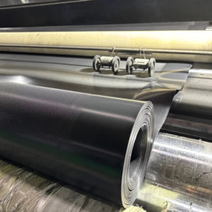 แผ่นกันซึมชนิดเรียบ ทนสารเคมีสูง LDPE LLDPE HDPE สำหรับโครงการเหมืองแร่ ปกป้องสิ่งแวดล้อม - Product Image 1