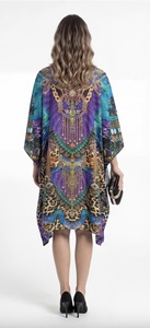 Robe longue caftan africaine en viscose pour femme, coupe ample, style tunique poncho kimono, aspect satiné soyeux, tenue de vacances bohème et décontractée - Product Image 3