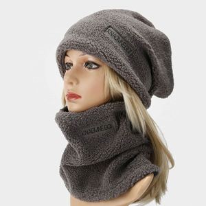 Ensemble bonnet et écharpe en laine d'agneau pour l'hiver, protection des oreilles, bonnet en fourrure pour homme et femme, bonnet en fourrure pour l'extérieur - Product Image 1