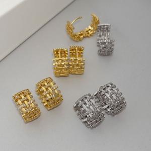 Nouveau modèle de bijoux d'oreille en cuivre, boucles d'oreilles créoles en zircon cubique, design géométrique, boucles d'oreilles de fiançailles tendance - Product Image 3