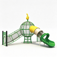 Équipement de jeu extérieur en plastique et métal, série de planches en PE, ensemble de jeu multifonctionnel pour enfants avec échelle, parcours de cordes, filet d'escalade et tunnel