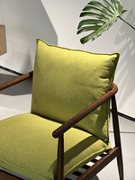 Fauteuil de salon d'hôtel haut de gamme en bois massif, finition peinture ouverte en bois de frêne, siège en tissu respirant, mobilier de chambre de villégiature