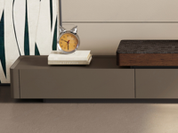 TV-Schrank im Mittelalterlichen Stil mit Mikrokristalliner Arbeitsplatte, Längenverstellbar, Roteichen-Textur, Teleskopischer Fernsehschrank in Walnuss-Optik
