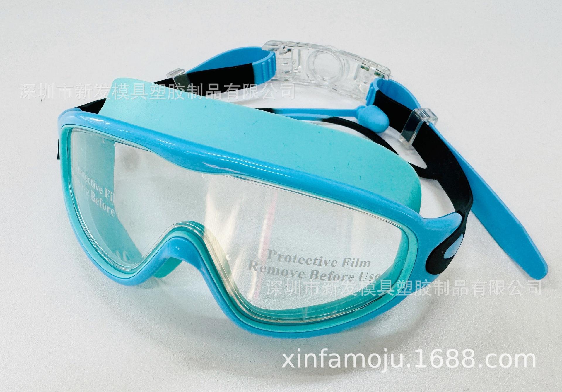 Dark and light green/boxed