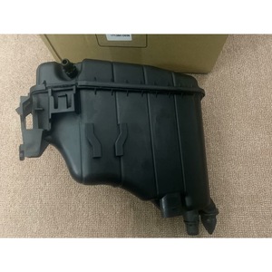 Tanque de Expansión BMW 17138610656, Depósito de Refrigerante de Plástico para Modelos G30 F90 - Product Image 1