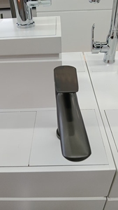 Rubinetto Moderno per Bagno in Ottone <span class=keywords><strong>con</strong></span> <span class=keywords><strong>Sensore</strong></span> Touch, Design <span class=keywords><strong>con</strong></span> Superficie Annerita - Product Image 2
