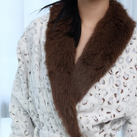 Robe longue pour femme à imprimé léopard avec col en fourrure, 100% polyester polaire, séchage rapide, confortable pour l'hiver