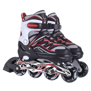 Sapatos de skate em linha para crianças ajustáveis personalizados por atacado de fábrica S M L com rodas piscantes de PU